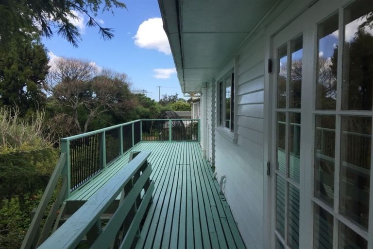 Photo of property in 23 Titirangi Road, New Lynn, Auckland, 0600