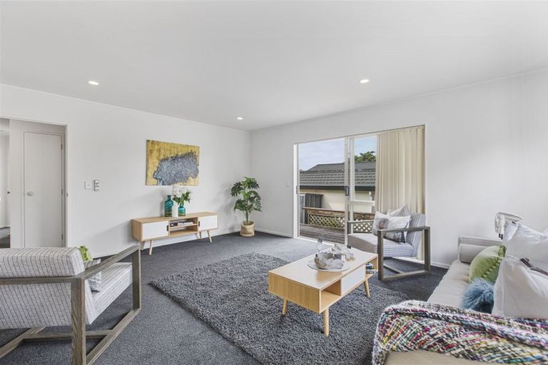 Photo of property in 2/926 Whangaparaoa Road, Manly, Whangaparaoa, 0930