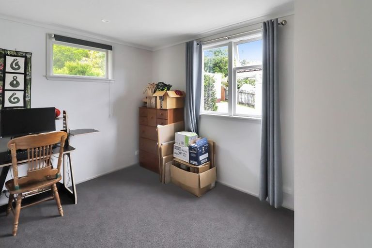 Photo of property in 55 Taylor Terrace, Tawa, Wellington, 5028