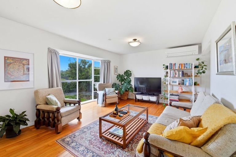 Photo of property in 3 Cowper Place, Avondale, Christchurch, 8061