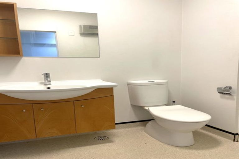 Photo of property in Budget Car Rental, 2/81 Ghuznee Street, Te Aro, Wellington, 6011