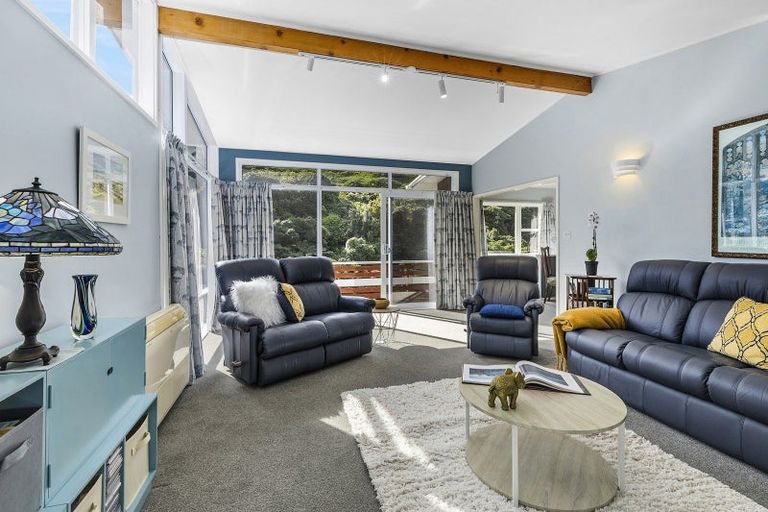 Photo of property in 76 Spencer Street, Crofton Downs, Wellington, 6035