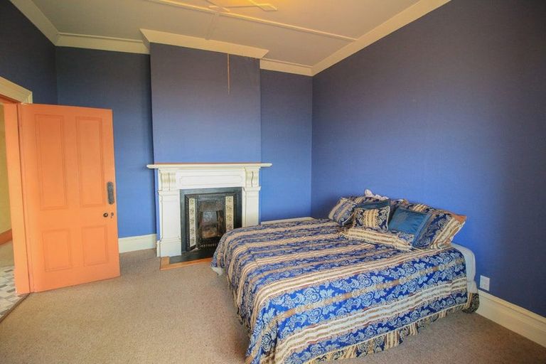 Photo of property in 236 Marine Parade, Bluff, 9814