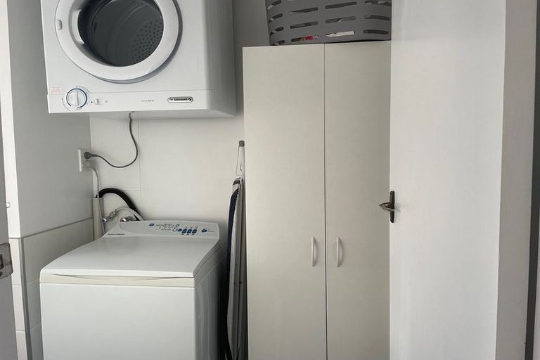 Photo of property in 2/6 Overtoun Terrace, Hataitai, Wellington, 6021