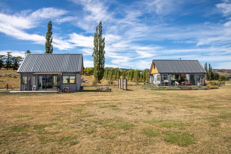 Photo of property in 1535a Teviot Road, Millers Flat, Roxburgh, 9572