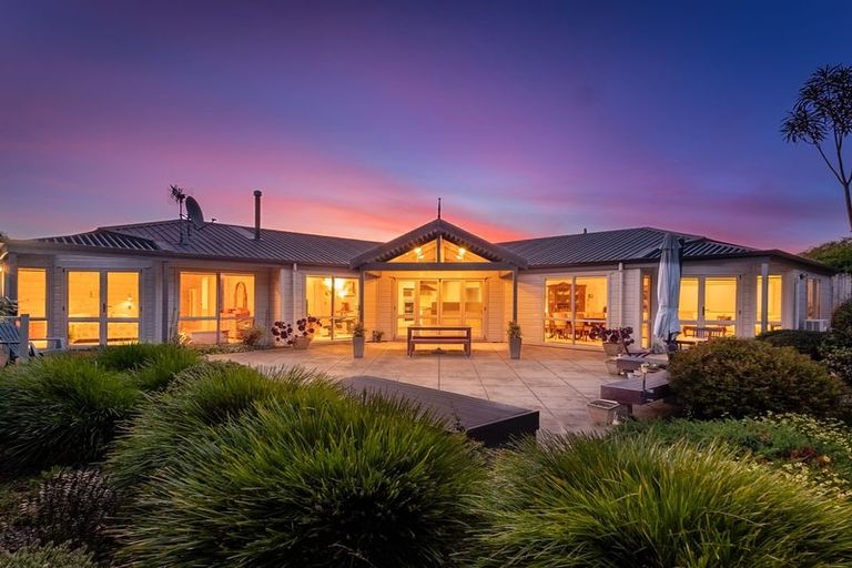 Photo of property in 27 Cascade Way, Paraparaumu, 5032