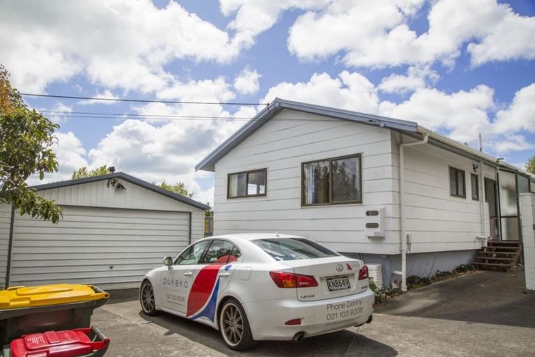 Photo of property in 2/98 Lake Road, Narrow Neck, Auckland, 0622