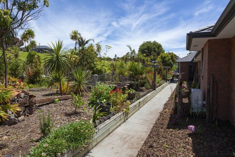 Photo of property in 31 Eagles Way, Cable Bay, 0420