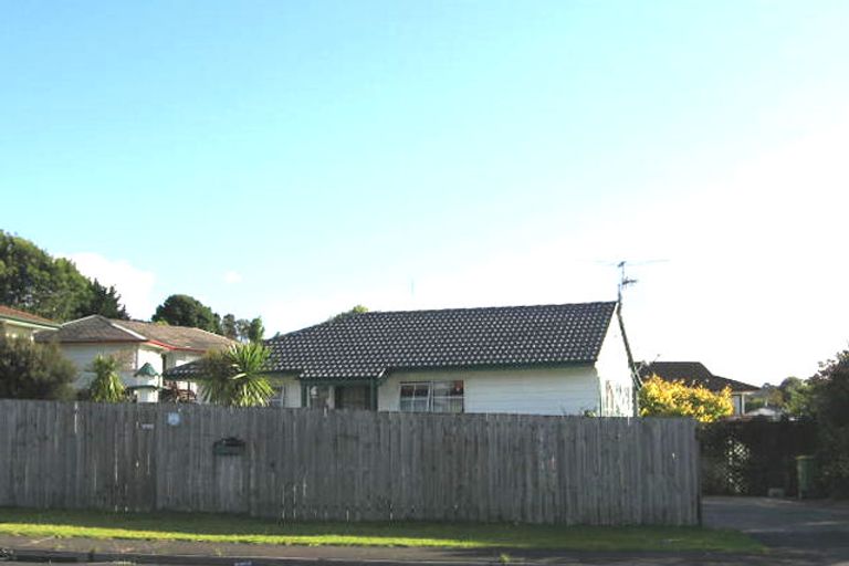 Photo of property in 50 Meadowood Drive, Unsworth Heights, Auckland, 0632