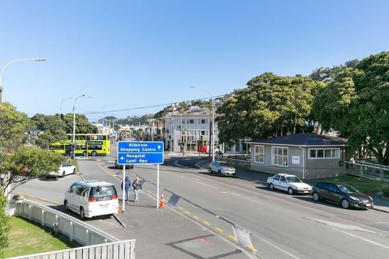 Photo of property in 2/615 Evans Bay Parade, Kilbirnie, Wellington, 6022