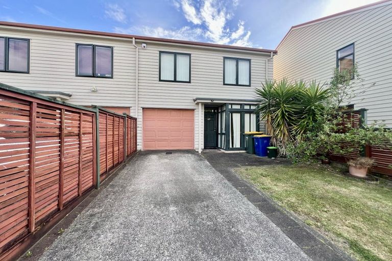 Photo of property in Tuscany Towers, 31/1 Ambrico Place, New Lynn, Auckland, 0600