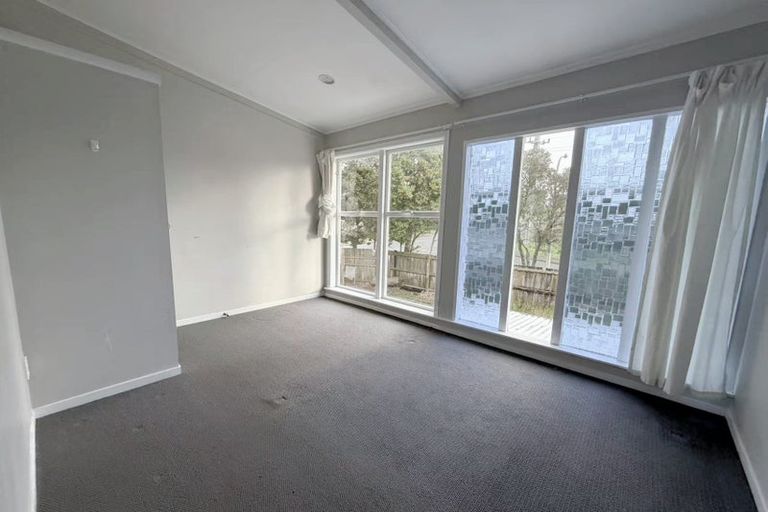Photo of property in 16 Helena Street, Massey, Auckland, 0614