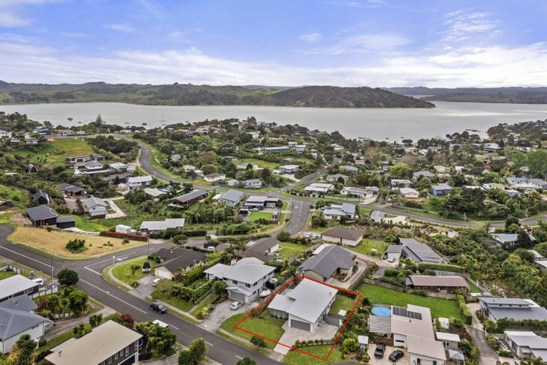 Photo of property in 6 Puka Place, Raglan, 3225