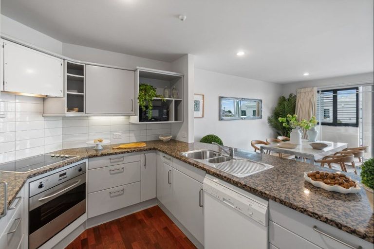 Photo of property in Admiralty Courts, 14/42 Marriner Street, Sumner, Christchurch, 8081