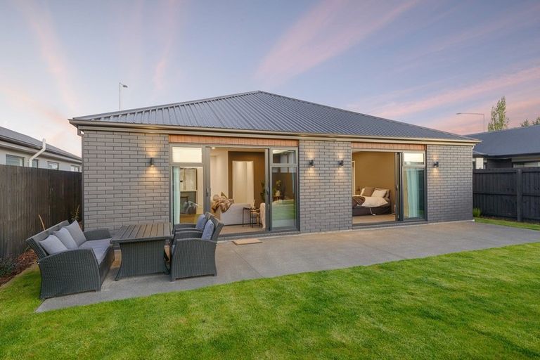 Photo of property in 7/21 Blakes Road, Belfast, Christchurch, 8051