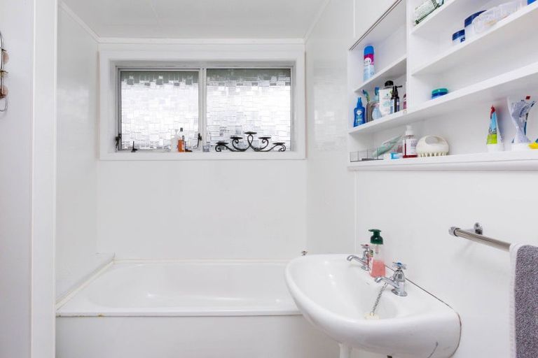 Photo of property in 23 Blueberry Grove, Timberlea, Upper Hutt, 5018