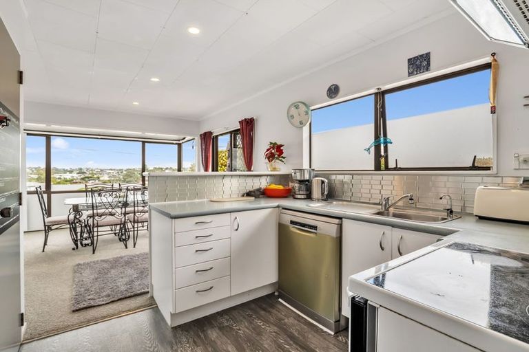 Photo of property in 1/23 Raines Avenue, Forrest Hill, Auckland, 0620