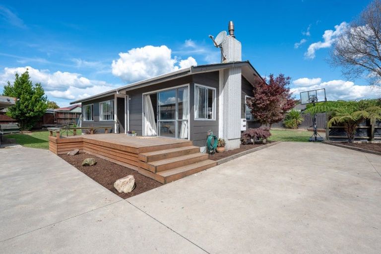 Photo of property in 9 Thackeray Place, Owhata, Rotorua, 3010