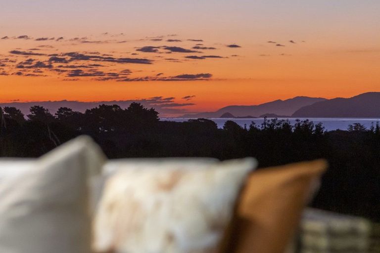 Photo of property in 187 Peka Peka Road, Peka Peka, Waikanae, 5391