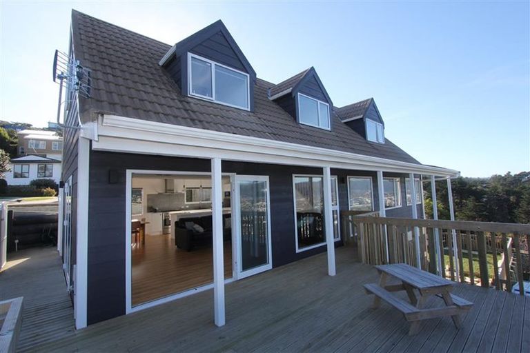 Photo of property in 1/5 Jacaranda Grove, Maungaraki, Lower Hutt, 5010