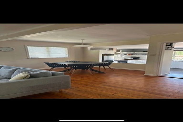 Photo of property in 105 Triangle Road, Massey, Auckland, 0614