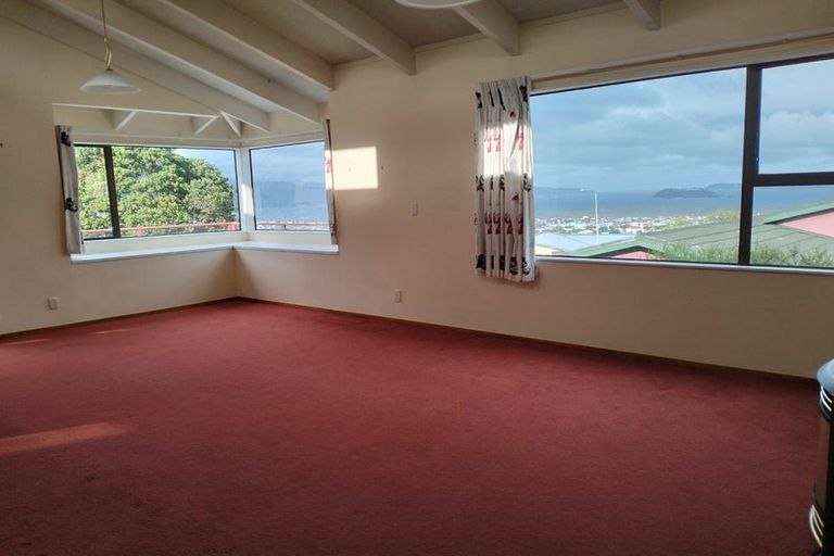 Photo of property in 16 Chestnut Grove, Maungaraki, Lower Hutt, 5010