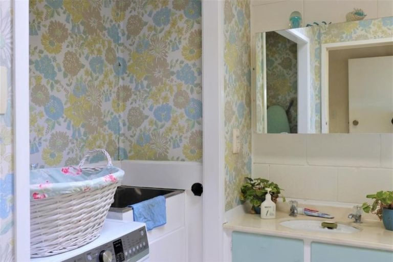 Photo of property in 4/103 Vauxhall Road, Narrow Neck, Auckland, 0624