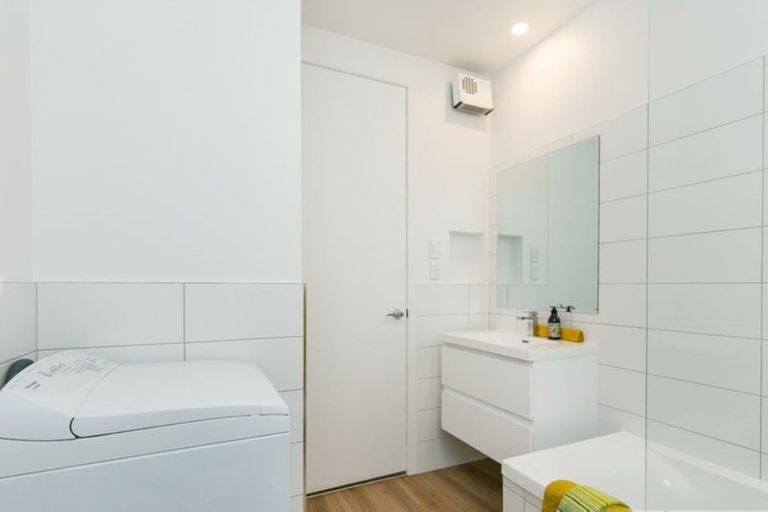 Photo of property in 79 Elizabeth Street, Mount Victoria, Wellington, 6011