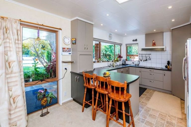 Photo of property in 67 Nimmo Avenue East, Waikanae, 5036