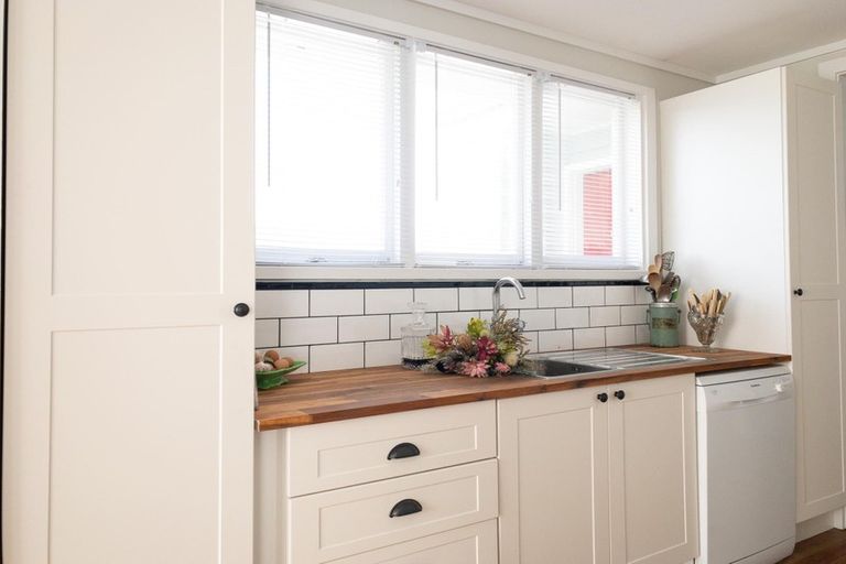 Photo of property in 8 Fox Street, Featherston, 5710