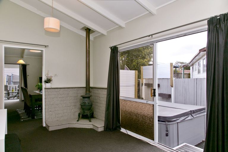 Photo of property in 28 Invergarry Road, Hilltop, Taupo, 3330