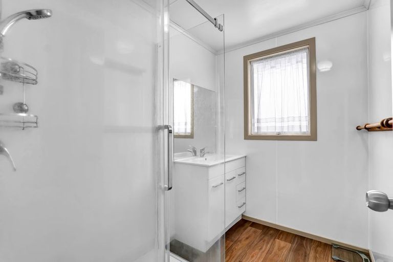 Photo of property in 5 Ambury Place, Merrilands, New Plymouth, 4312