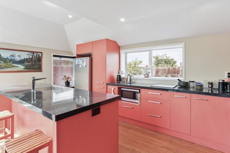 Photo of property in 1/122 Harewood Road, Papanui, Christchurch, 8053