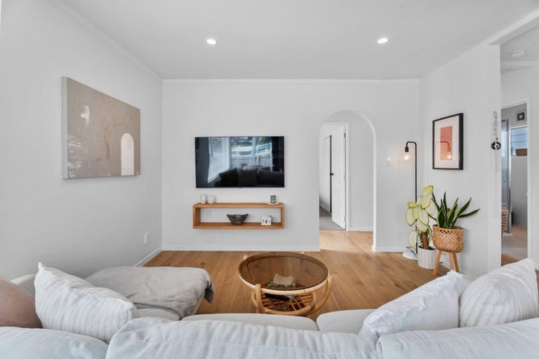 Photo of property in 1/181 Forrest Hill Road, Forrest Hill, Auckland, 0620