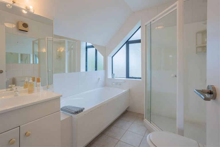 Photo of property in 2 Harrods Court, Ilam, Christchurch, 8053