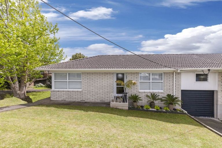 Photo of property in 2/40 Coronation Road, Hillcrest, Auckland, 0627