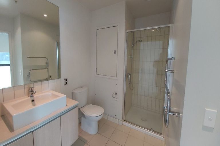 Photo of property in Halsey Apartments At Lighter Quay, 516/77 Halsey Street, Auckland Central, Auckland, 1010