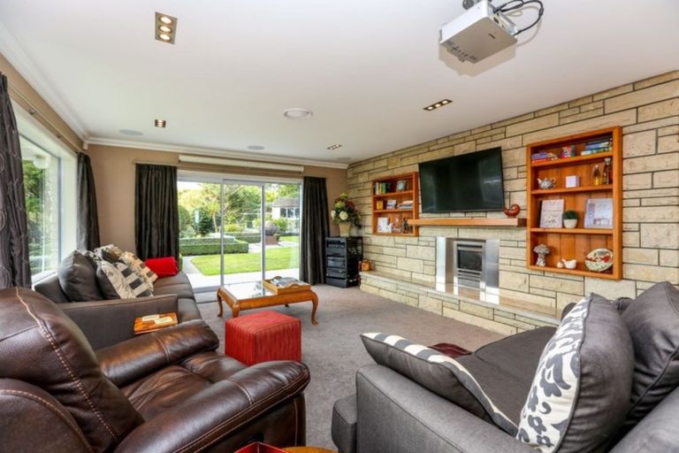 Photo of property in 38 Mcgiven Drive, Ridgewood, New Plymouth, 4371