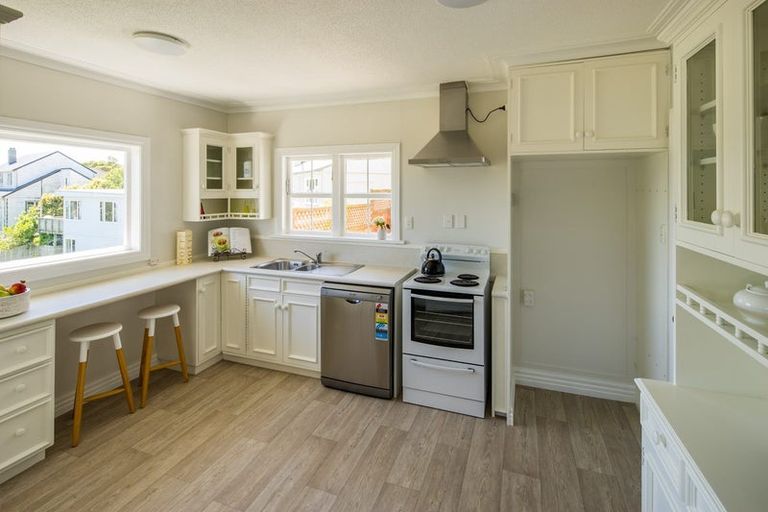 Photo of property in 25 Ashleigh Crescent, Miramar, Wellington, 6022