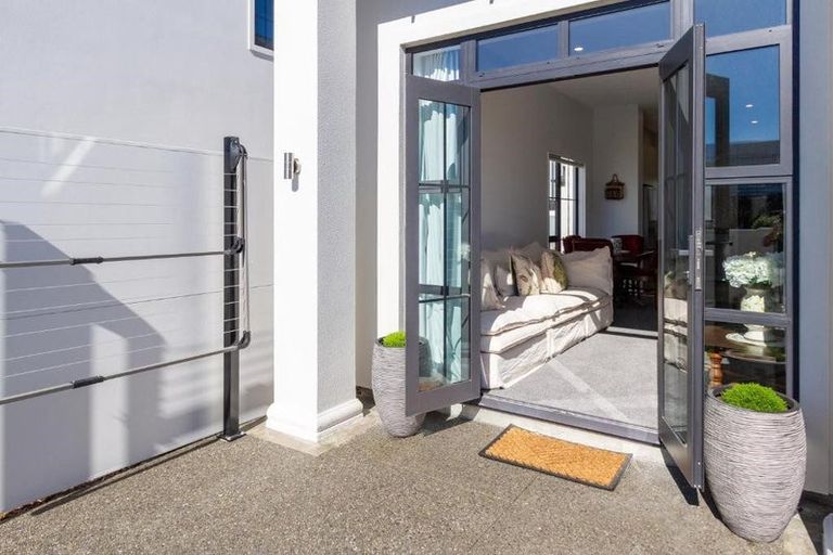 Photo of property in 102 Peterborough Street, Christchurch Central, Christchurch, 8013