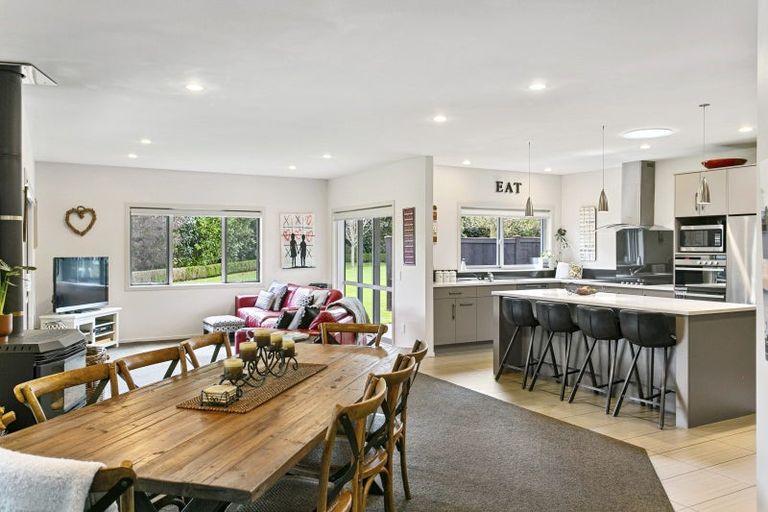 Photo of property in 72 Dalmore Way, Acacia Bay, Taupo, 3385