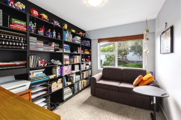 Photo of property in 43 Sea Vista Drive, Pukerua Bay, 5026