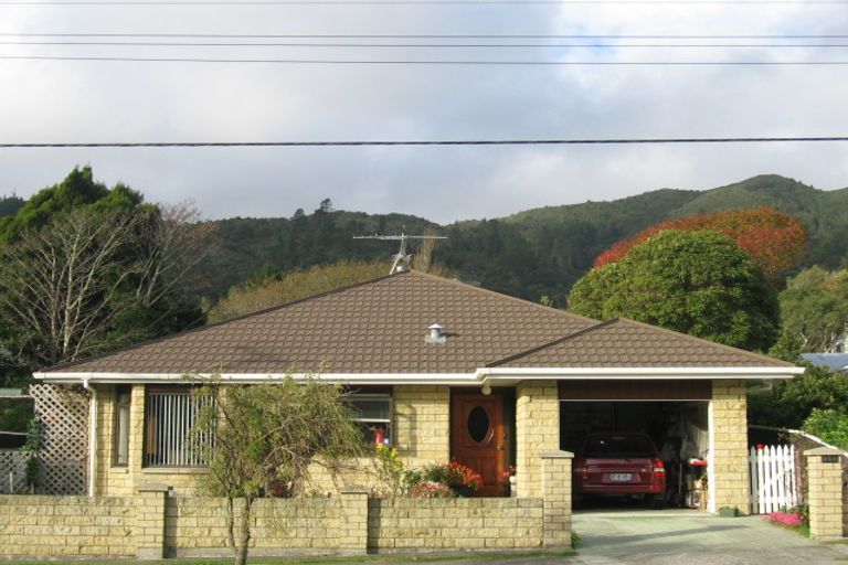 Photo of property in 359 Stokes Valley Road, Stokes Valley, Lower Hutt, 5019