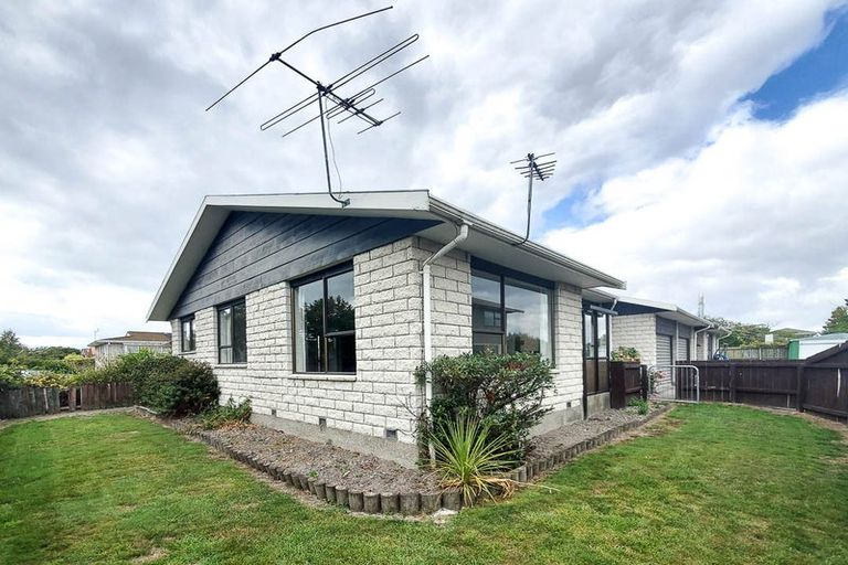Photo of property in 1/19 Wakelin Place, Redwood, Christchurch, 8051