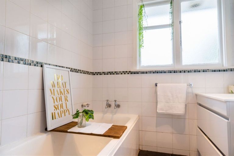 Photo of property in 13 Gladson Avenue, Sockburn, Christchurch, 8042