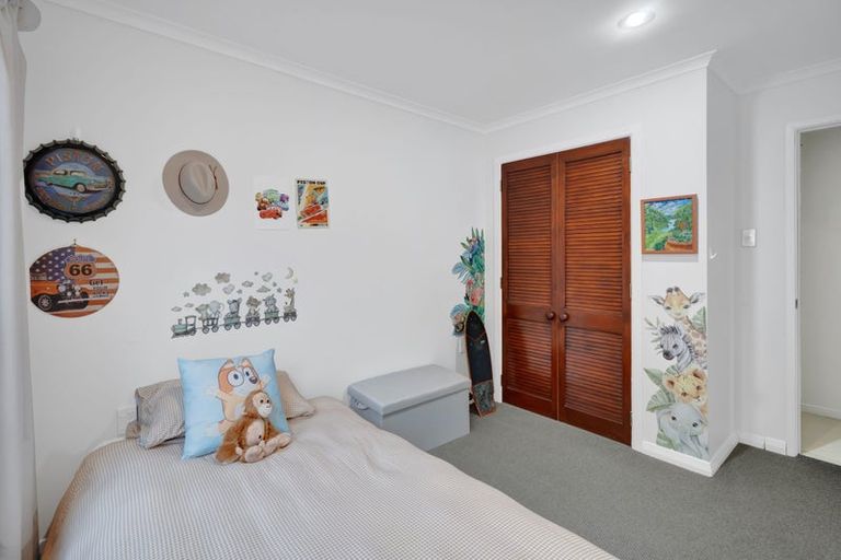 Photo of property in 70 Seaview Road, Marfell, New Plymouth, 4310