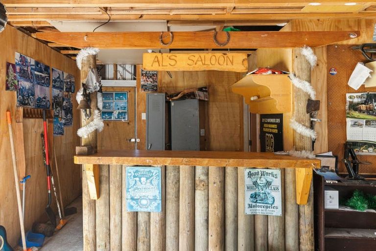 Photo of property in 28 Kowhai Street, Castlecliff, Whanganui, 4501