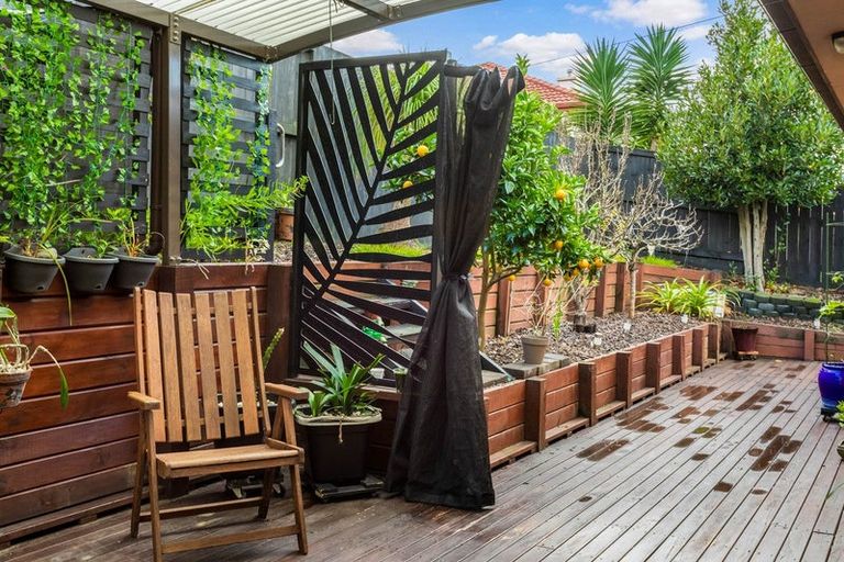 Photo of property in 53 Chesterfield Way, Orewa, 0931