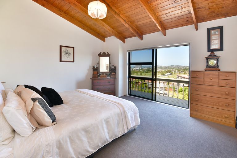 Photo of property in 11b Orewa Heights Crescent, Orewa, 0931