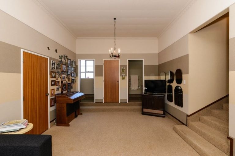 Photo of property in 42 Waikawa Road, Owaka, 9535